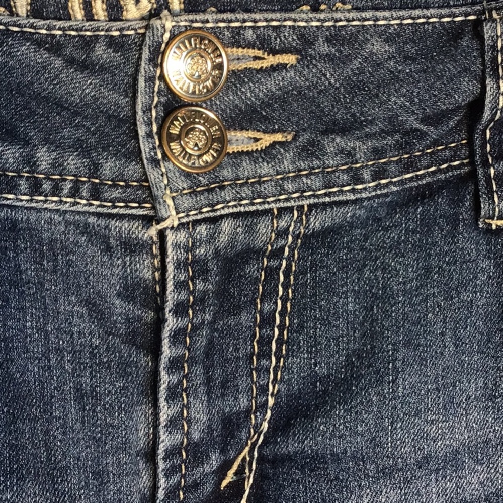 Classic Blue Jean Shorts with Stretchy Fit and Cuffed Hem - Picture 2 of 12